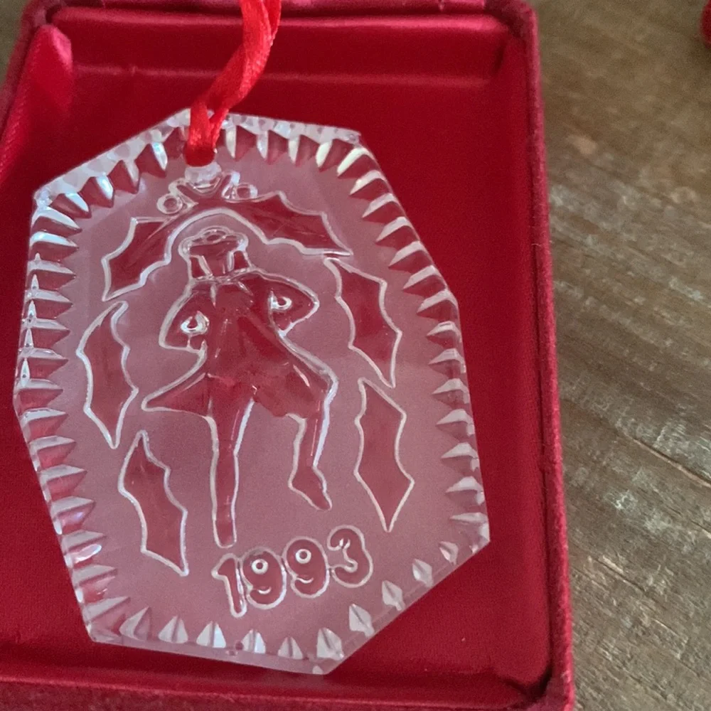 Waterford Crystal “12 Days of Christmas” series, 1993 Ten Lords-a-Leaping - Picture 2 of 3